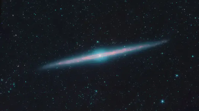 La <strong>Galaxia de la Aguja</strong>, en una imagen captada por el <strong>Telescopio Espacial Spitzer</strong>, de la <strong>NASA</strong>, durante la <em>etapa de calibración y validación</em>